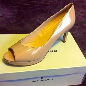 this is a BANDALINO nude heel